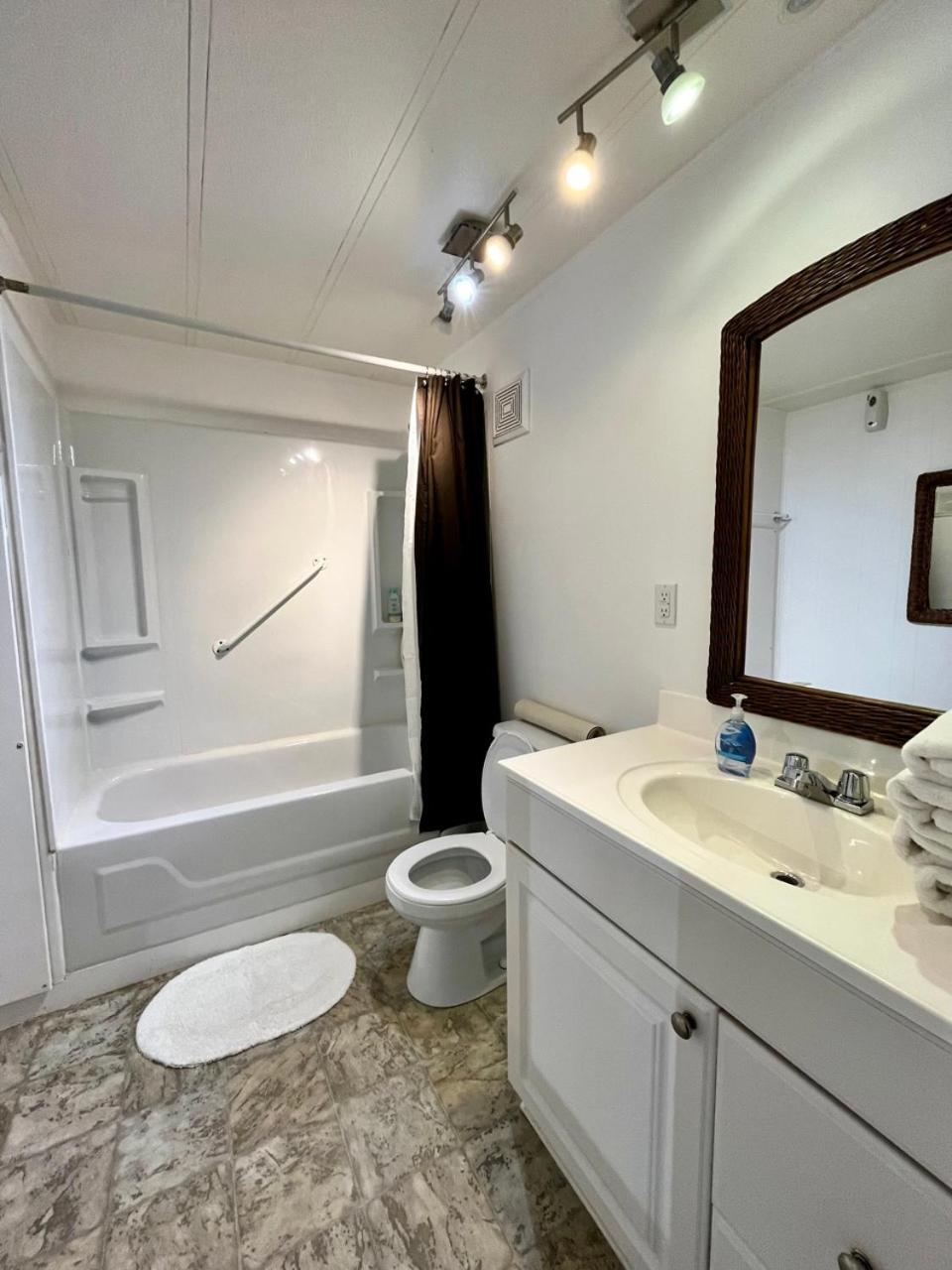 Roberts Roost Resort Quesnel Esterno foto