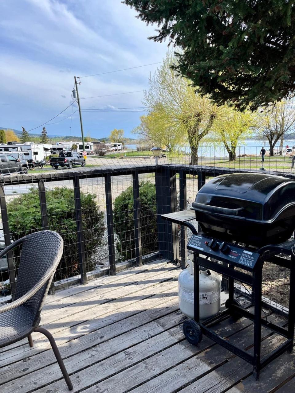 Roberts Roost Resort Quesnel Esterno foto
