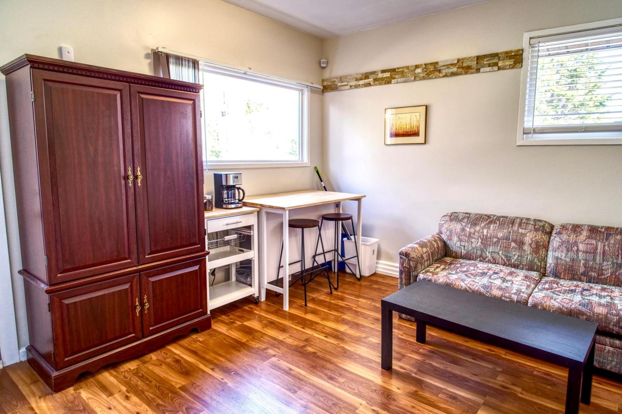 Roberts Roost Resort Quesnel Esterno foto