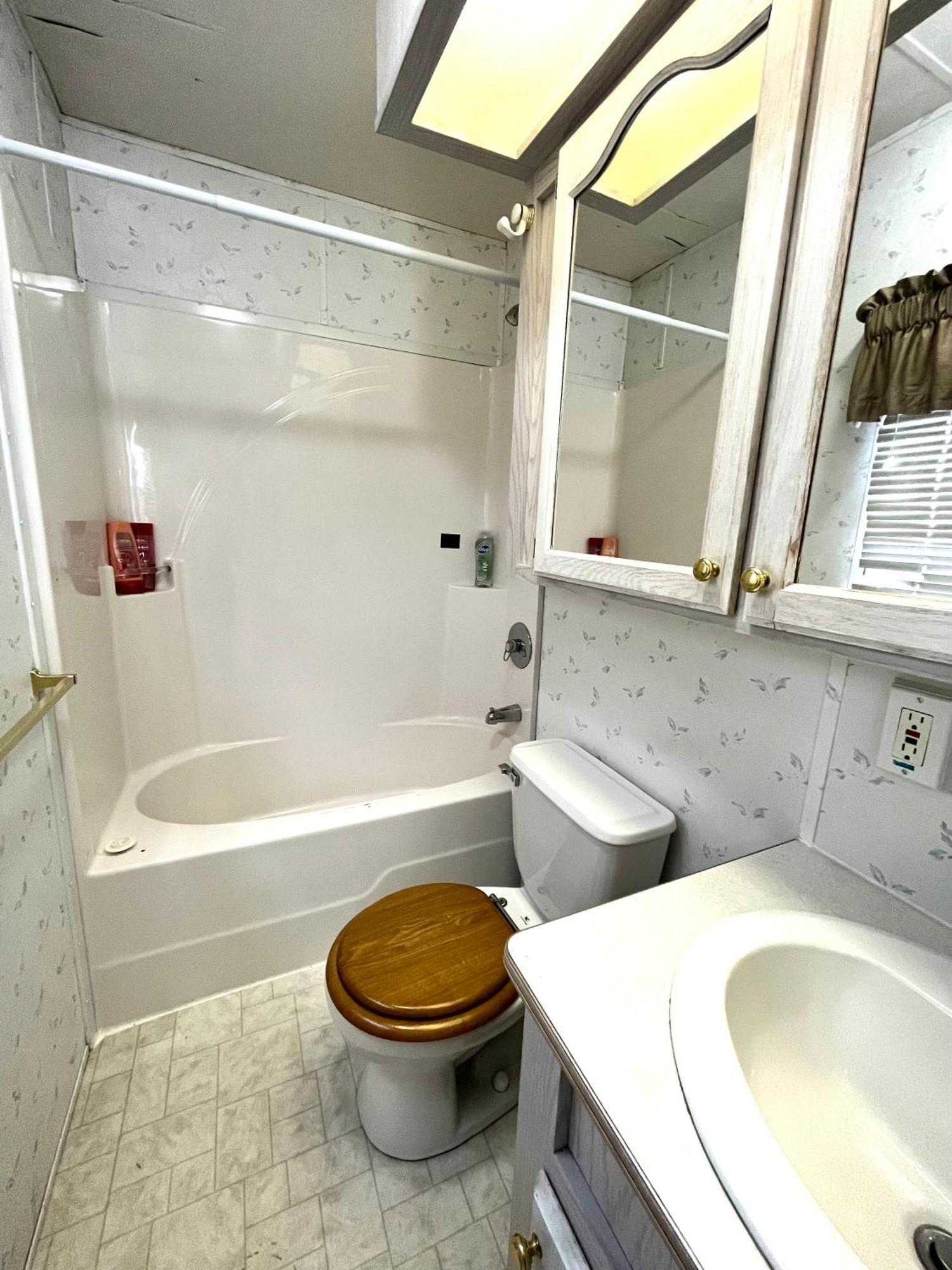 Roberts Roost Resort Quesnel Esterno foto