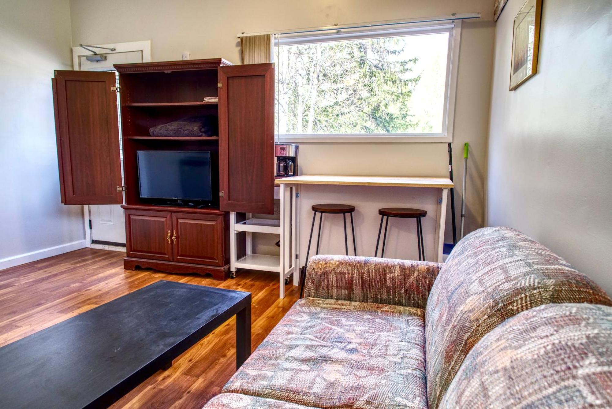 Roberts Roost Resort Quesnel Esterno foto