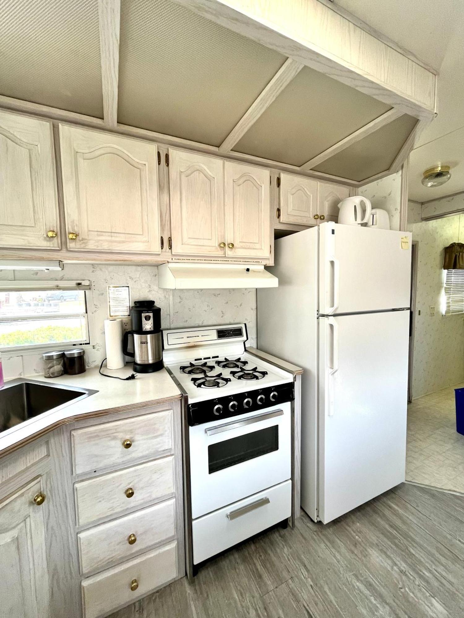 Roberts Roost Resort Quesnel Esterno foto